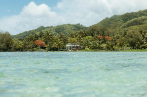 B's Beach House on Muri Lagoon